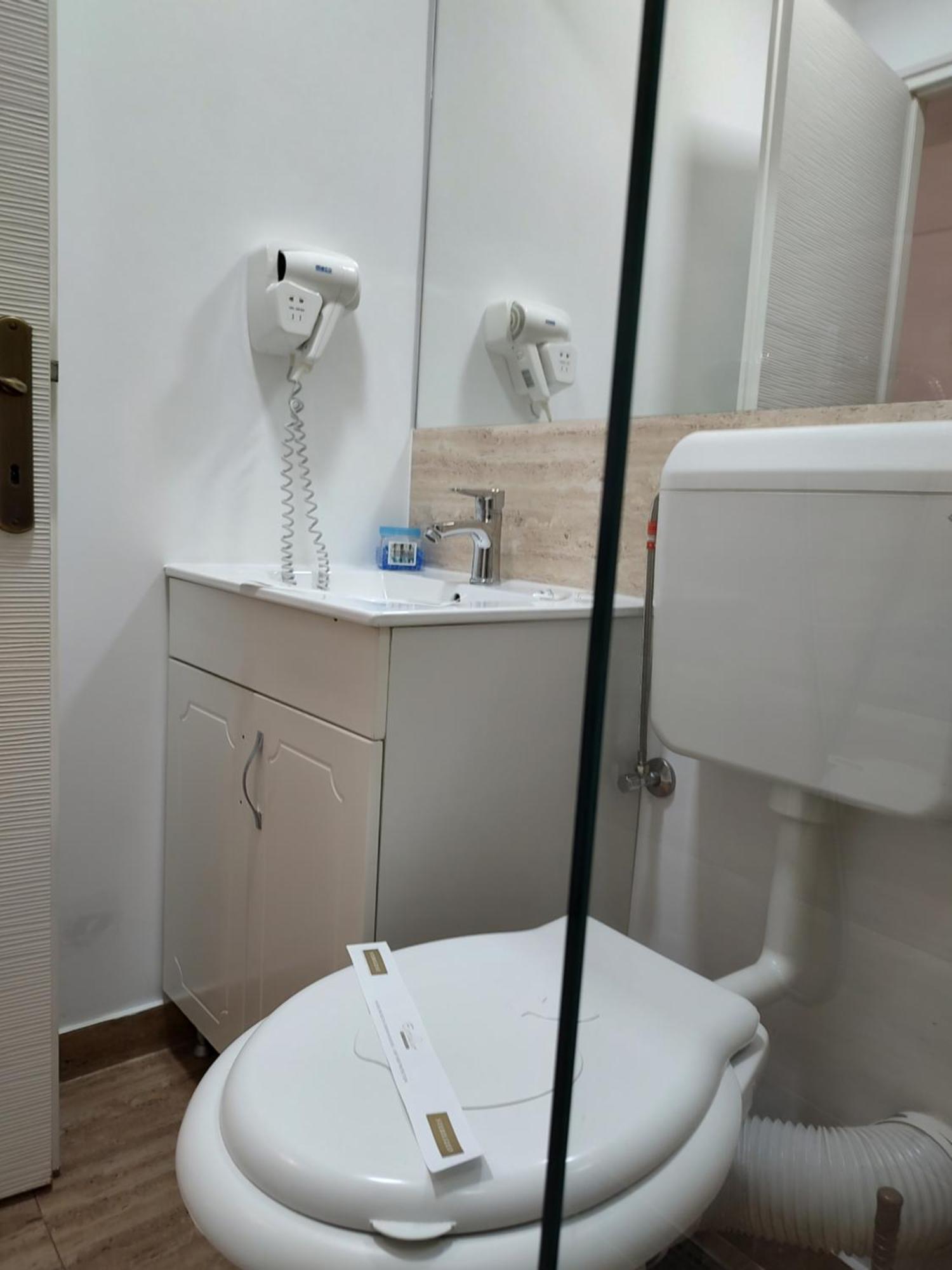 Bed and Breakfast Puzzle Magic Piteszti Zewnętrze zdjęcie